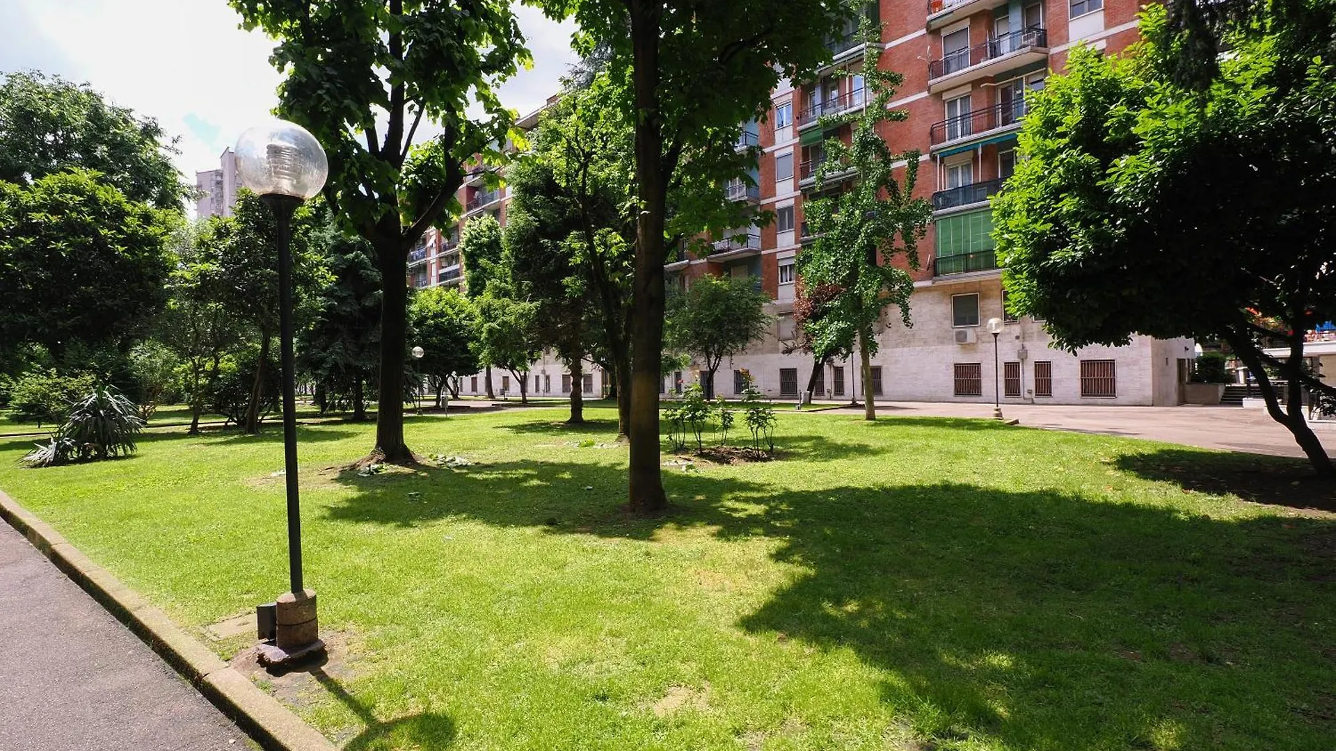 Primopiano - Promessi Sposi Apartment Milan 0*,